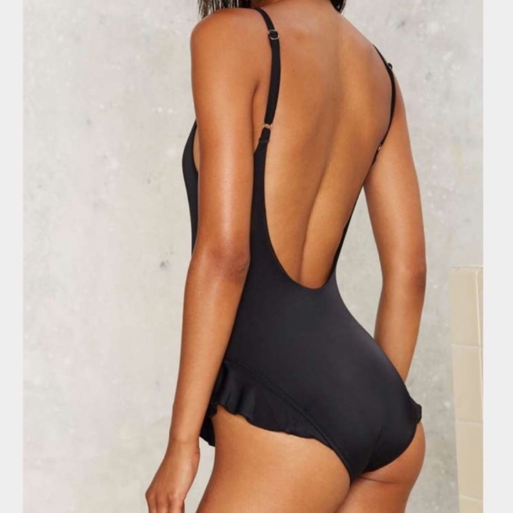 🆕 Nasty Gal ruffle one piece - Picture 2 of 7